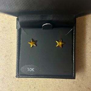 10KYG Gold Star Stud Earrings